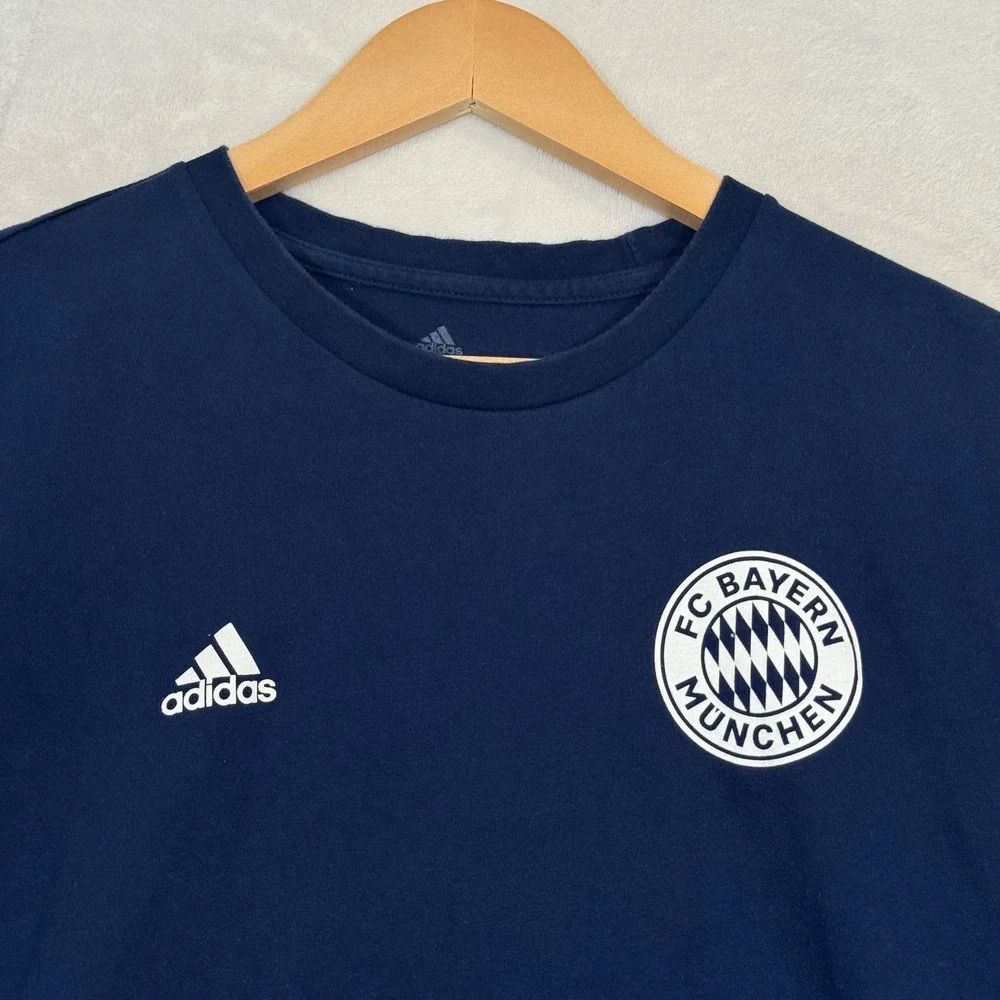 Adidas Navy Blue FC Bayern Munchen Graphic T-Shirt Medium